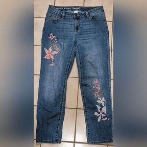 Westport Signature Fit Boyfriend Jeans — Floral Embroidered (Size 4)